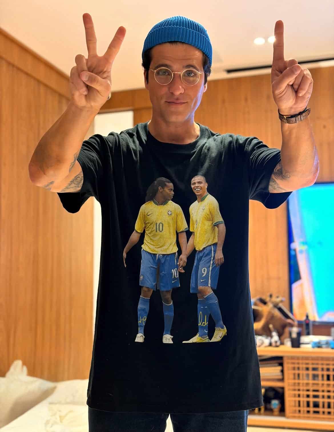 Em seguida, Thiago Gagliasso ironizou a situação, afirmando que não pretendia alimentar uma nova briga familiar e disse que, dessa vez, estava do lado do irmão. (Foto: Instagram)