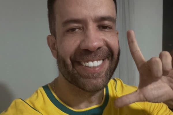 Após debate da Band, André Janones sofre arritmia cardíaca e é levado à UTI