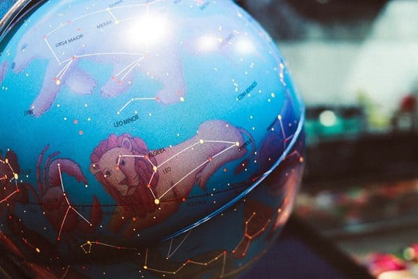 Universo favorece 3 signos e promete virada na autoestima: veja quem pode ganhar confiança