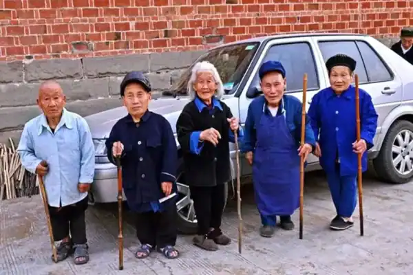 Vila na China intriga cientistas por ter metade da população com nanismo